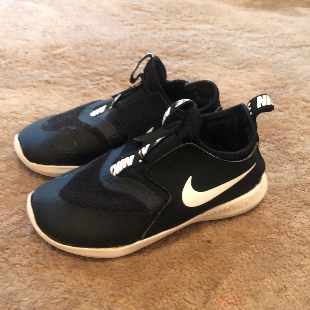 Nike flex runner shoes size9 boys